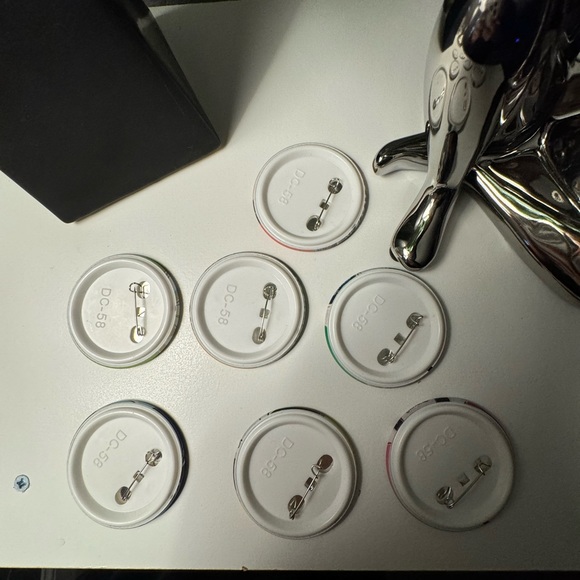 My Hero Academia Character Anime Character Pins (Big) - Picture 3 of 4